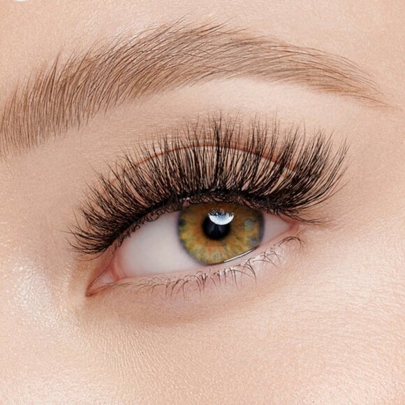 VELOUR VEGAN LUXE LASHES - RUN THE WORLD - Picture 2 of 5